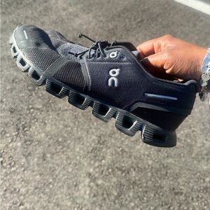 On Running Cloud 5 Triple Black 59.98986 Men’s Running Sneakers Size 8